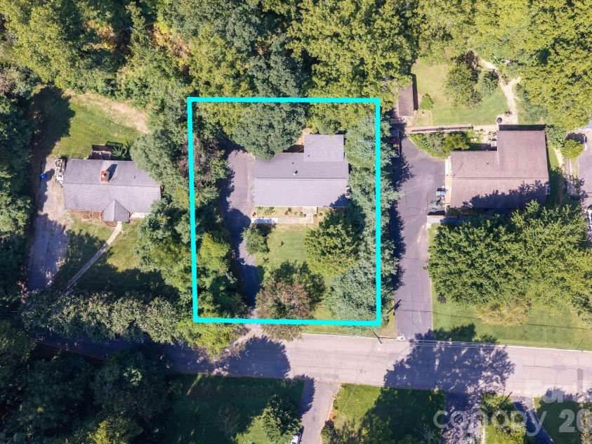 65 Beechwood Road, Asheville, NC 28805.  MLS# CAR4420830, YatesRealty ID 48649. 