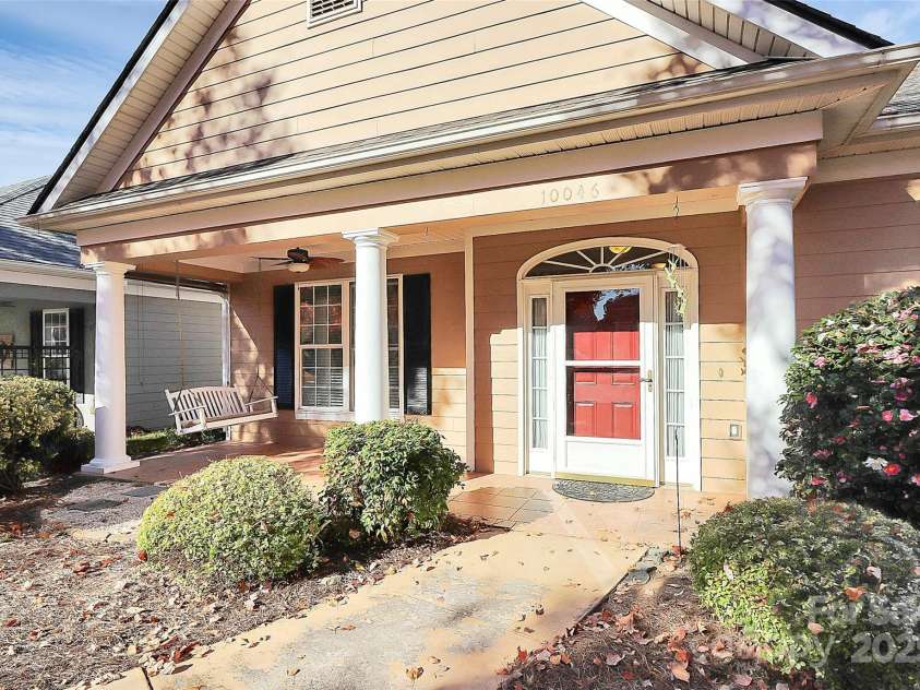 10046 Bishops Gate Boulevard, Pineville, NC 28134.  MLS# CAR4322219, YatesRealty ID 4865. FRONT