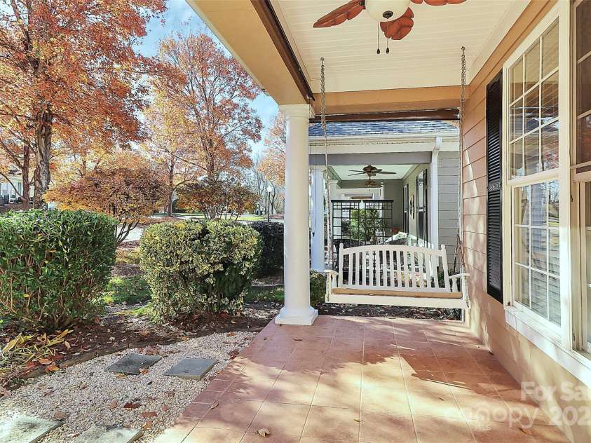 10046 Bishops Gate Boulevard, Pineville, NC 28134.  MLS# CAR4322219, YatesRealty ID 4865. MORNING/EVENING - COFFEE OR DRINKS
