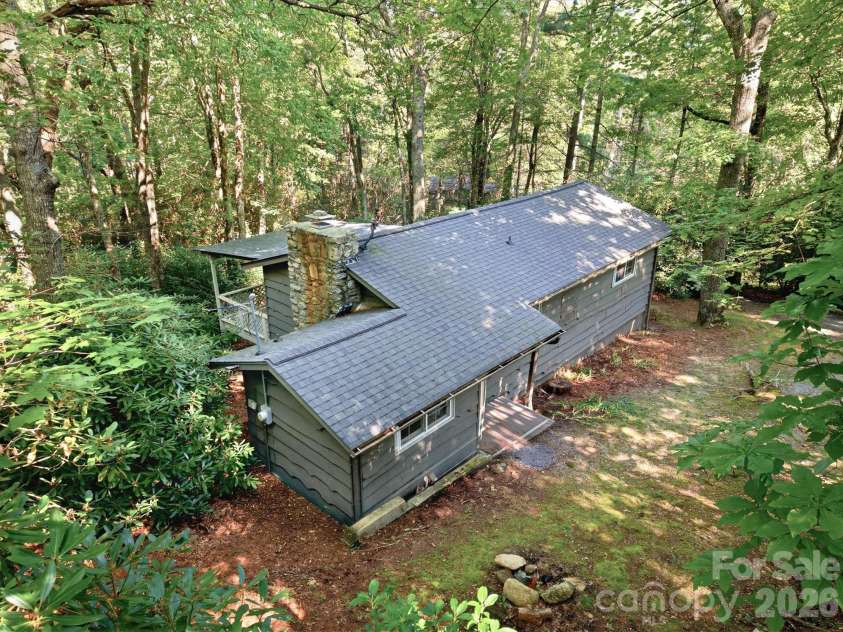 7036 Rhododendron Drive, Newland, NC 28657.  MLS# CAR4420538, YatesRealty ID 48650. 
