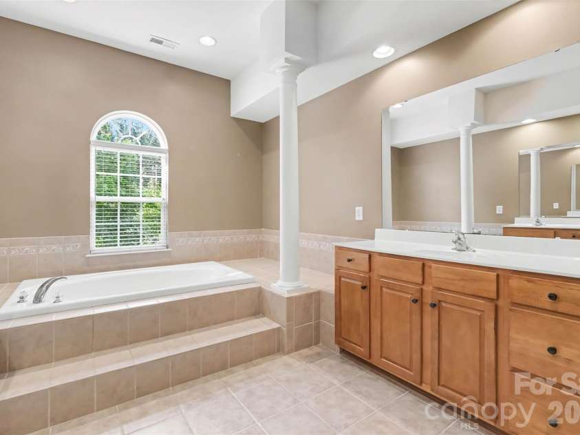 2521 Becket Ridge Road, Charlotte, NC 28270.  MLS# CAR4419953, YatesRealty ID 48652. 