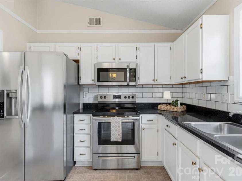 136 Morgan Trace Drive, Valdese, NC 28690.  MLS# CAR4421484, YatesRealty ID 48653. 