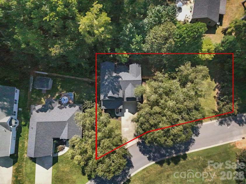 4004 River Falls Drive, Lowell, NC 28098.  MLS# CAR4417191, YatesRealty ID 48654. 