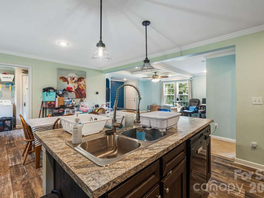 36 Woodrat Drive, Burnsville, NC 28714.  MLS# CAR4421130, YatesRealty ID 48656. 