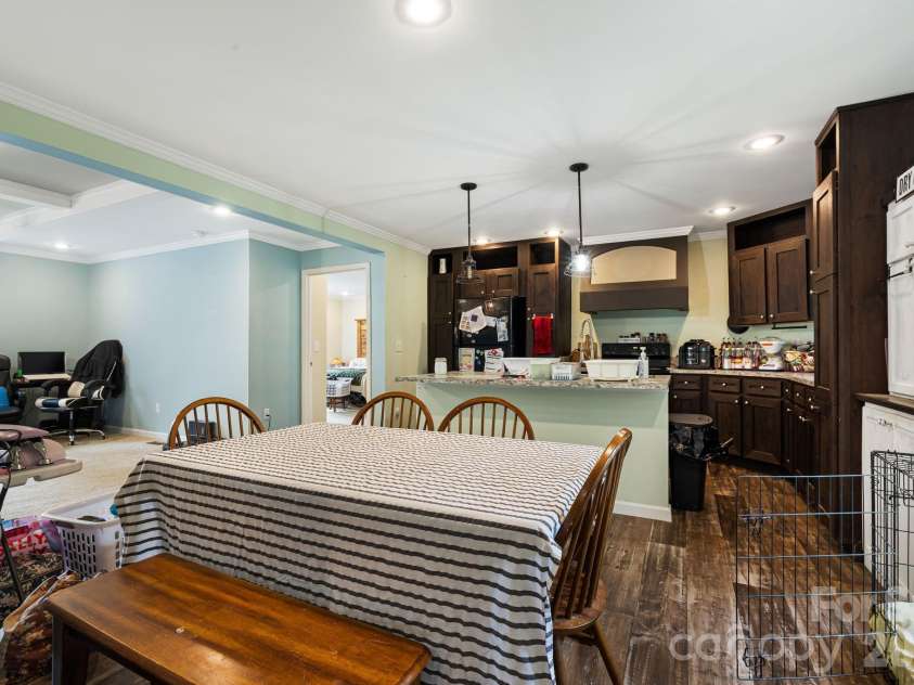 36 Woodrat Drive, Burnsville, NC 28714.  MLS# CAR4421130, YatesRealty ID 48656. 