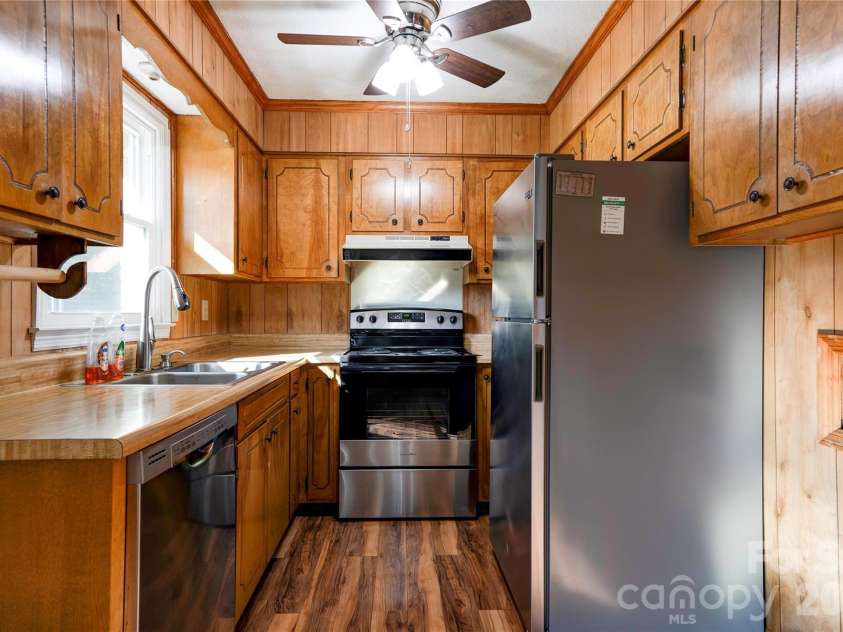 113 Idlewood Court, Kings Mountain, NC 28086.  MLS# CAR4421080, YatesRealty ID 48659. 