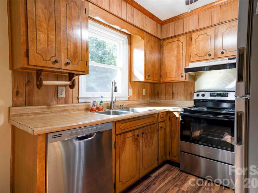 113 Idlewood Court, Kings Mountain, NC 28086.  MLS# CAR4421080, YatesRealty ID 48659. 