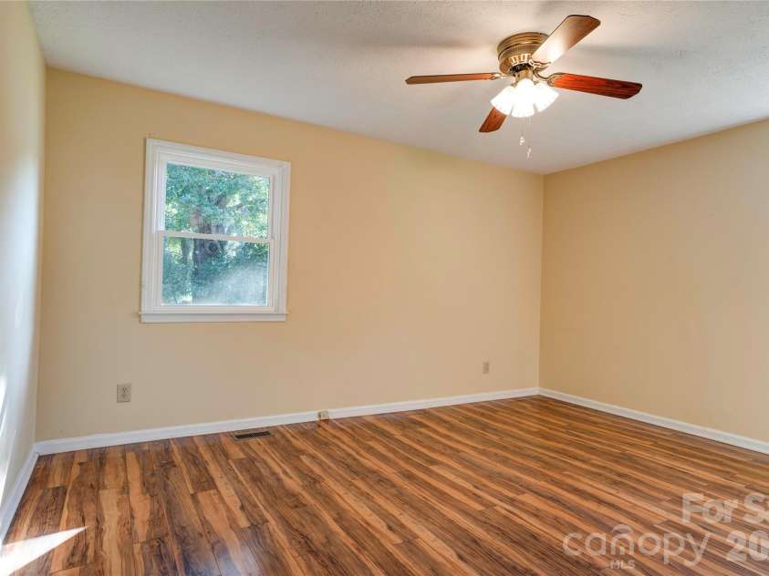 113 Idlewood Court, Kings Mountain, NC 28086.  MLS# CAR4421080, YatesRealty ID 48659. 