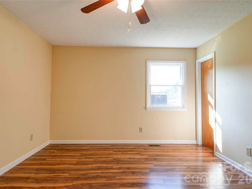 113 Idlewood Court, Kings Mountain, NC 28086.  MLS# CAR4421080, YatesRealty ID 48659. 