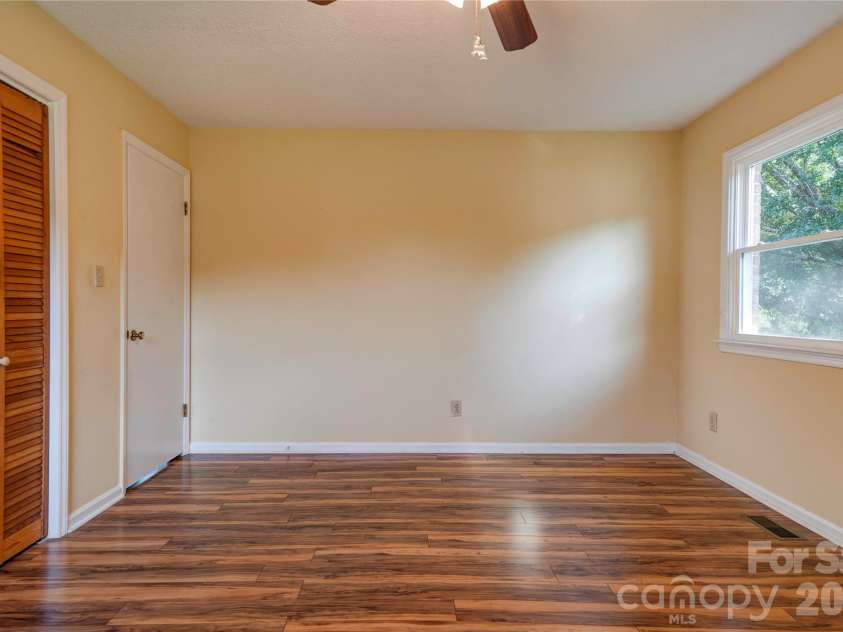 113 Idlewood Court, Kings Mountain, NC 28086.  MLS# CAR4421080, YatesRealty ID 48659. 