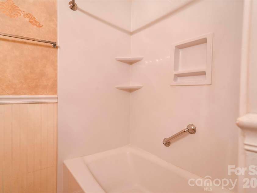 113 Idlewood Court, Kings Mountain, NC 28086.  MLS# CAR4421080, YatesRealty ID 48659. 
