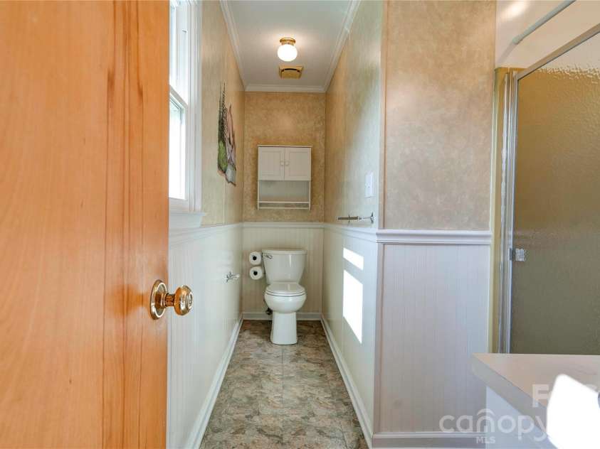 113 Idlewood Court, Kings Mountain, NC 28086.  MLS# CAR4421080, YatesRealty ID 48659. 