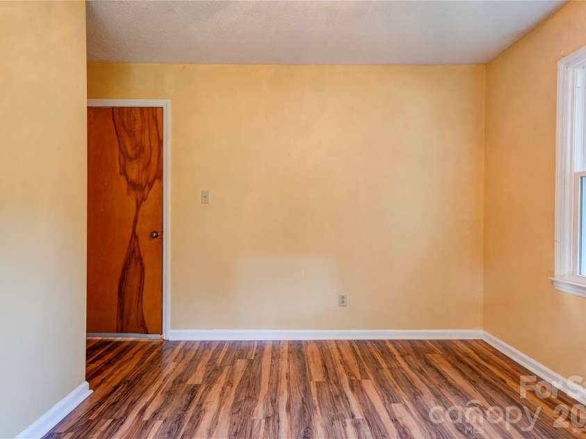 113 Idlewood Court, Kings Mountain, NC 28086.  MLS# CAR4421080, YatesRealty ID 48659. 