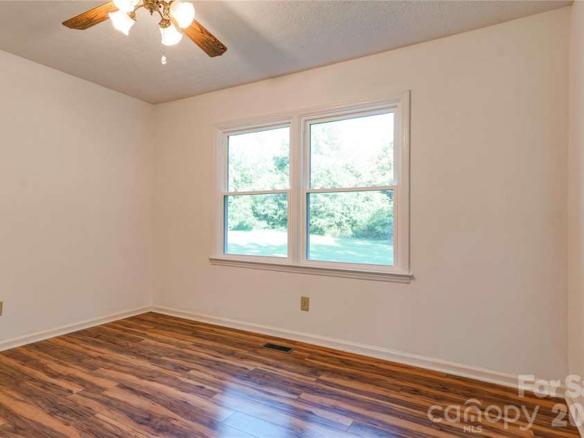 113 Idlewood Court, Kings Mountain, NC 28086.  MLS# CAR4421080, YatesRealty ID 48659. 