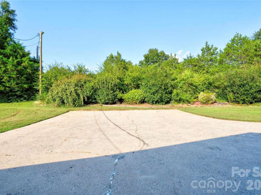 113 Idlewood Court, Kings Mountain, NC 28086.  MLS# CAR4421080, YatesRealty ID 48659. 