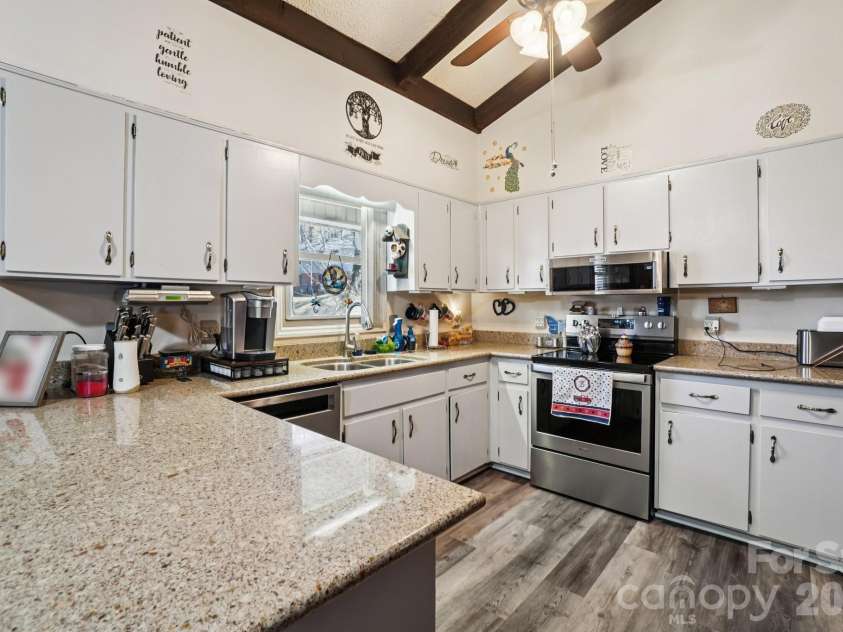 36 Kimberly Drive, Canton, NC 28716.  MLS# CAR4347339, YatesRealty ID 4866. 