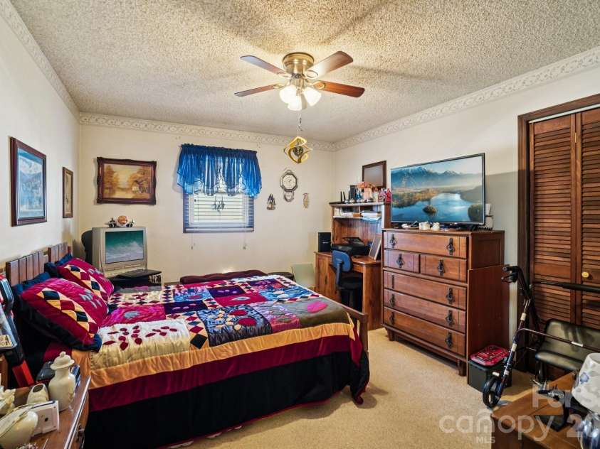 36 Kimberly Drive, Canton, NC 28716.  MLS# CAR4347339, YatesRealty ID 4866. 