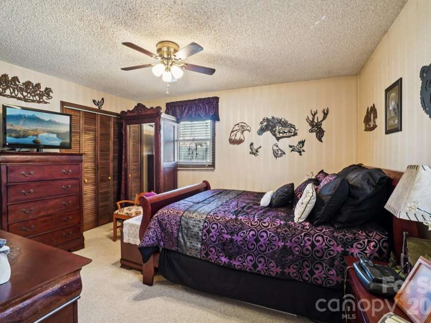 36 Kimberly Drive, Canton, NC 28716.  MLS# CAR4347339, YatesRealty ID 4866. 