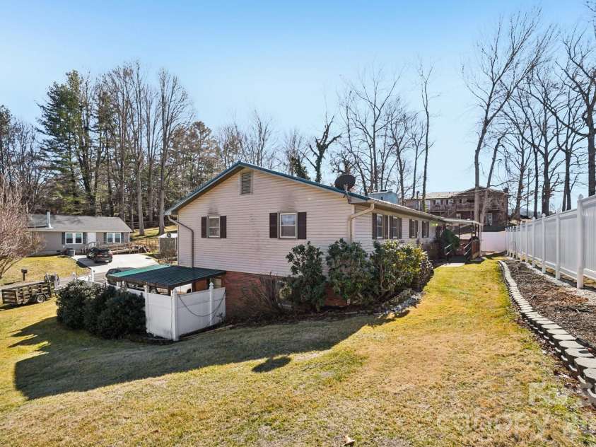 36 Kimberly Drive, Canton, NC 28716.  MLS# CAR4347339, YatesRealty ID 4866. 