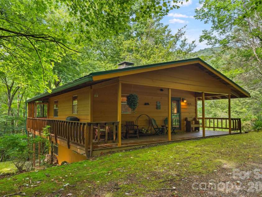 1061 Indian Trail Road, Mars Hill, NC 28754.  MLS# CAR4417141, YatesRealty ID 48665. 