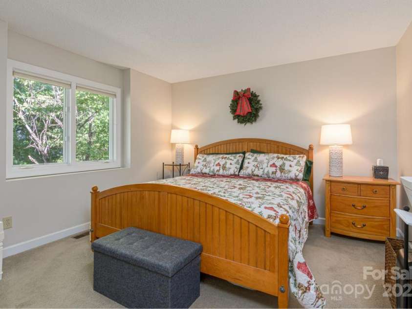 100 Bayberry Way, Hendersonville, NC 28739.  MLS# CAR4272868, YatesRealty ID 4867. 