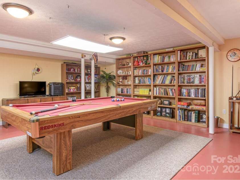 100 Bayberry Way, Hendersonville, NC 28739.  MLS# CAR4272868, YatesRealty ID 4867. 