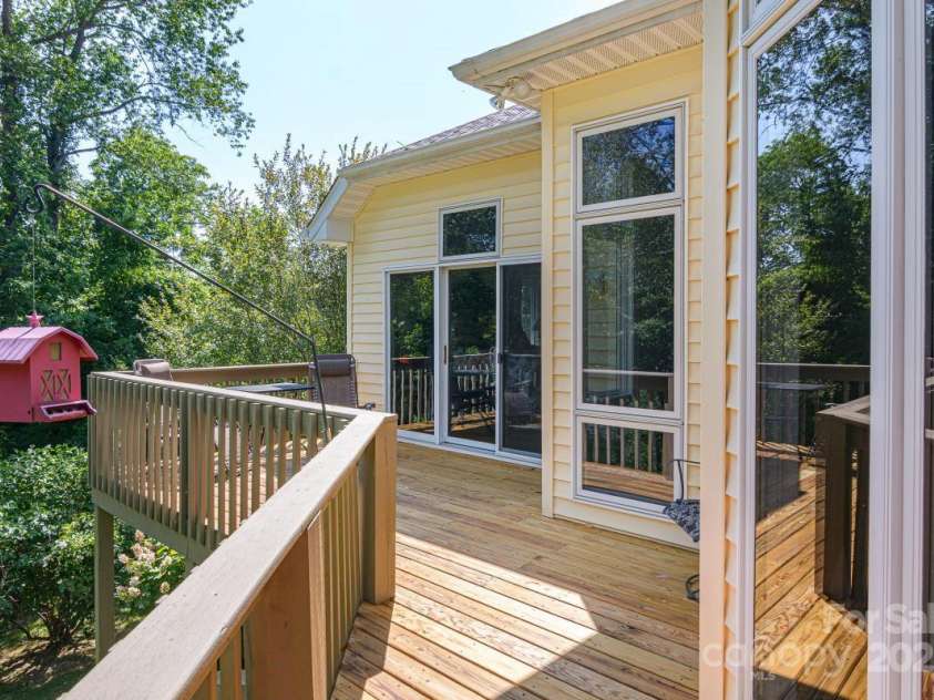 100 Bayberry Way, Hendersonville, NC 28739.  MLS# CAR4272868, YatesRealty ID 4867. 