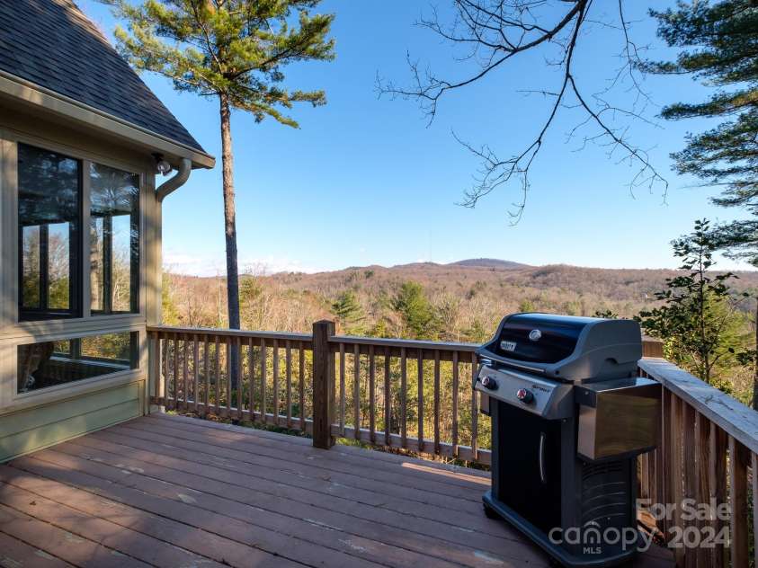 56 Uloque Court, Brevard, NC 28712.  MLS# CAR4205388, YatesRealty ID 4867. 