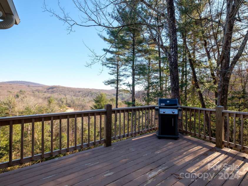 56 Uloque Court, Brevard, NC 28712.  MLS# CAR4205388, YatesRealty ID 4867. 