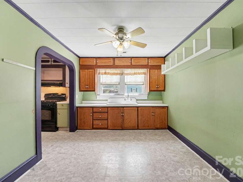 1911 Central Drive, Kannapolis, NC 28083.  MLS# CAR4420924, YatesRealty ID 48678. 