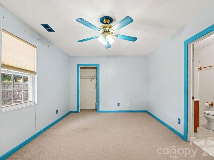 1911 Central Drive, Kannapolis, NC 28083.  MLS# CAR4420924, YatesRealty ID 48678. 