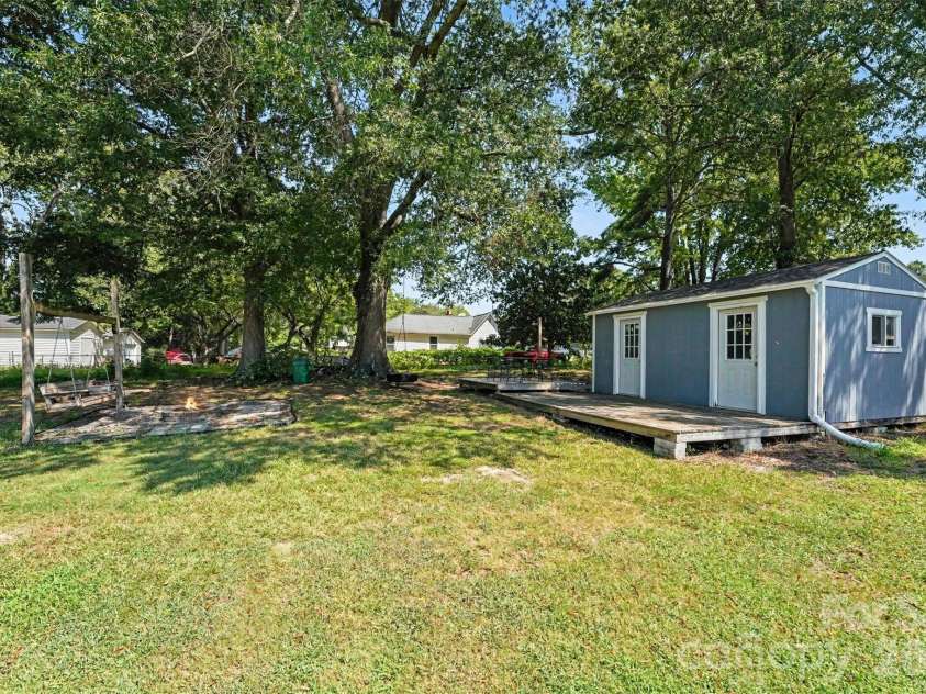 1911 Central Drive, Kannapolis, NC 28083.  MLS# CAR4420924, YatesRealty ID 48678. 