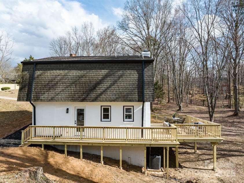 301 Dollar Circle, Charlotte, NC 28270.  MLS# CAR4228115, YatesRealty ID 4868. 