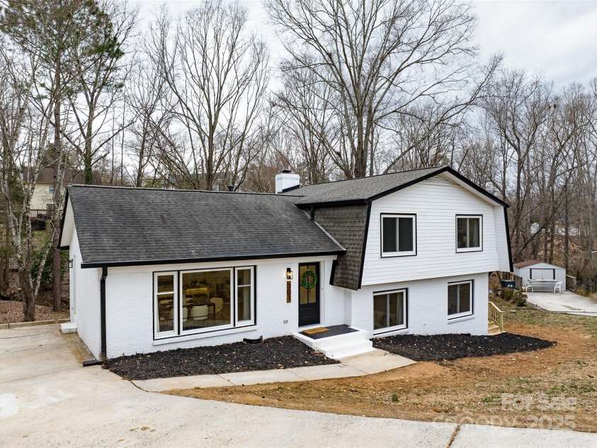 301 Dollar Circle, Charlotte, NC 28270.  MLS# CAR4228115, YatesRealty ID 4868. 