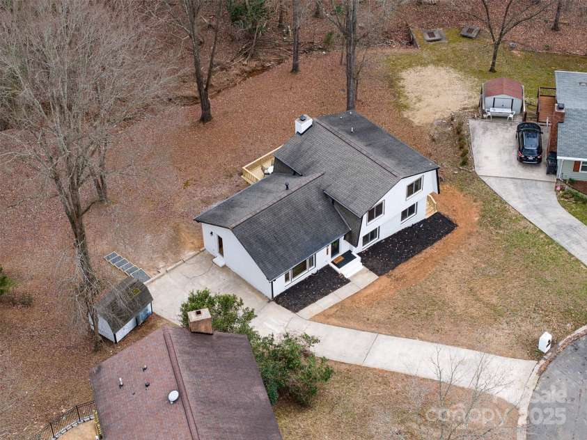 301 Dollar Circle, Charlotte, NC 28270.  MLS# CAR4228115, YatesRealty ID 4868. Very private and on a Cul De Sac