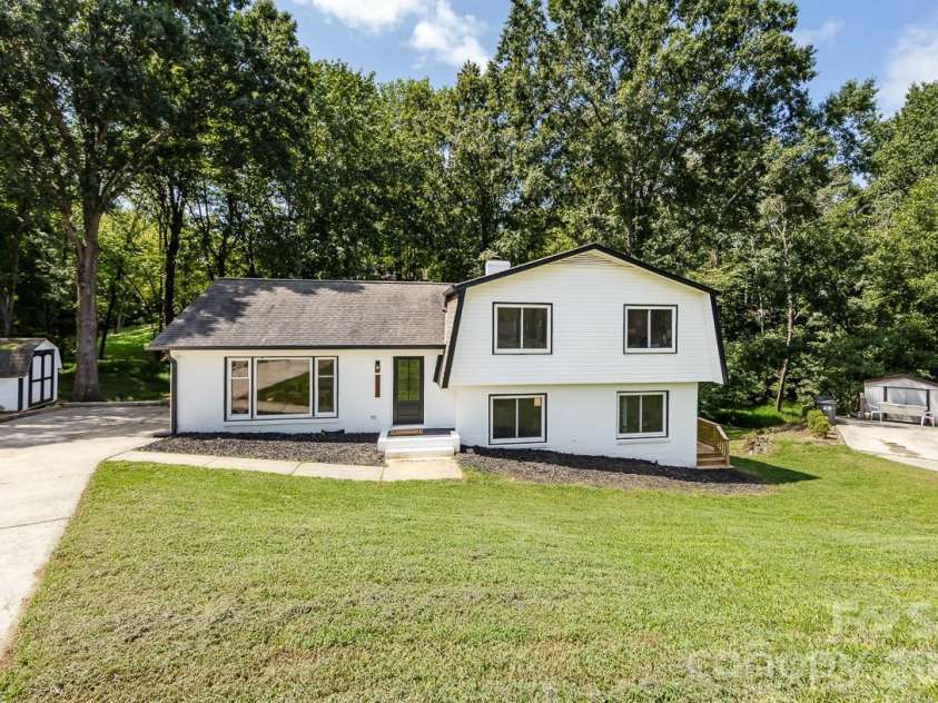 301 Dollar Circle, Charlotte, NC 28270.  MLS# CAR4336671, YatesRealty ID 4868. 