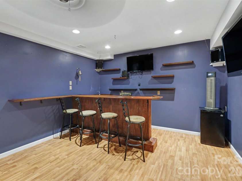 7218 Cascading Pines Drive, Fort Mill, SC 29708.  MLS# CAR4411694, YatesRealty ID 48680. 