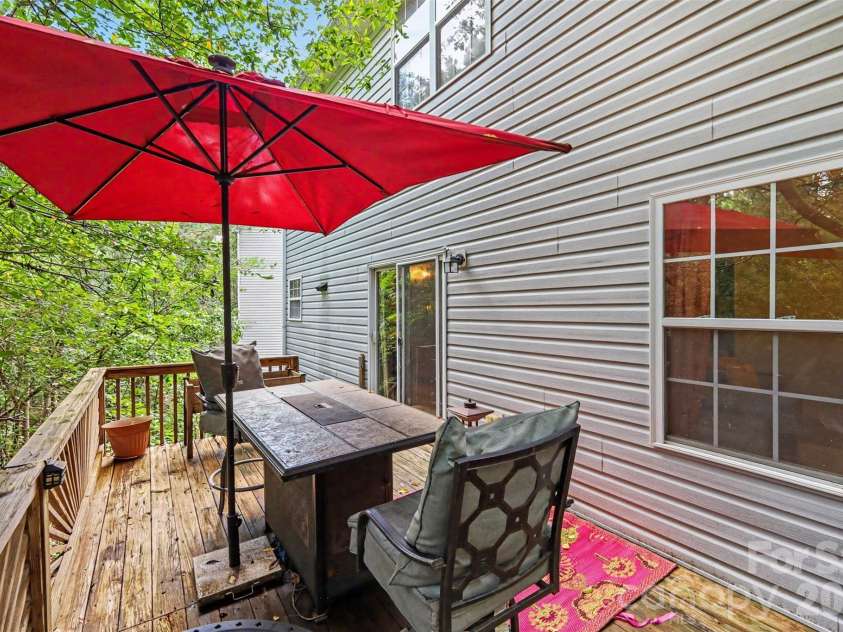 7218 Cascading Pines Drive, Fort Mill, SC 29708.  MLS# CAR4411694, YatesRealty ID 48680. 