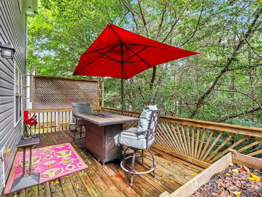 7218 Cascading Pines Drive, Fort Mill, SC 29708.  MLS# CAR4411694, YatesRealty ID 48680. 