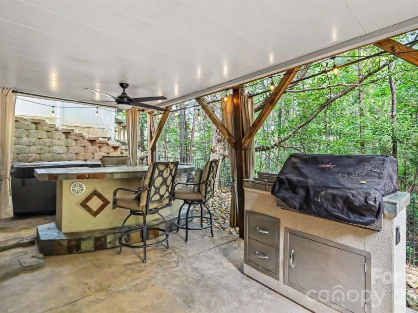 7218 Cascading Pines Drive, Fort Mill, SC 29708.  MLS# CAR4411694, YatesRealty ID 48680. 