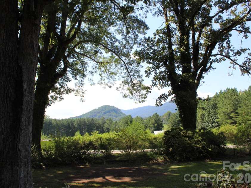70 Fox Mountain Road, Columbus, NC 28722.  MLS# CAR4421063, YatesRealty ID 48681. 