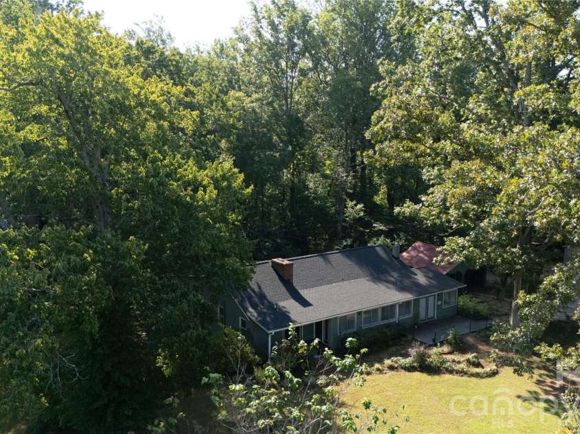70 Fox Mountain Road, Columbus, NC 28722.  MLS# CAR4421063, YatesRealty ID 48681. 