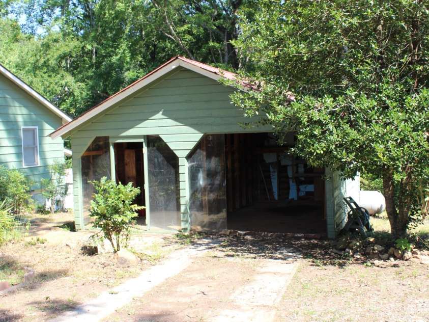 70 Fox Mountain Road, Columbus, NC 28722.  MLS# CAR4421063, YatesRealty ID 48681. 