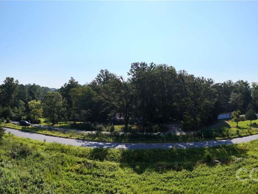 70 Fox Mountain Road, Columbus, NC 28722.  MLS# CAR4421063, YatesRealty ID 48681. 