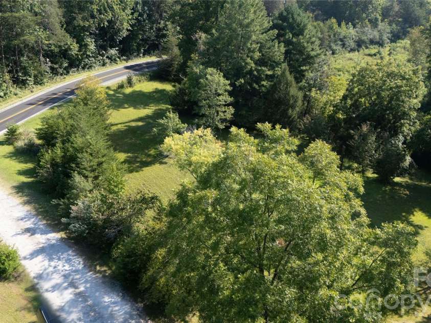 70 Fox Mountain Road, Columbus, NC 28722.  MLS# CAR4421063, YatesRealty ID 48681. 