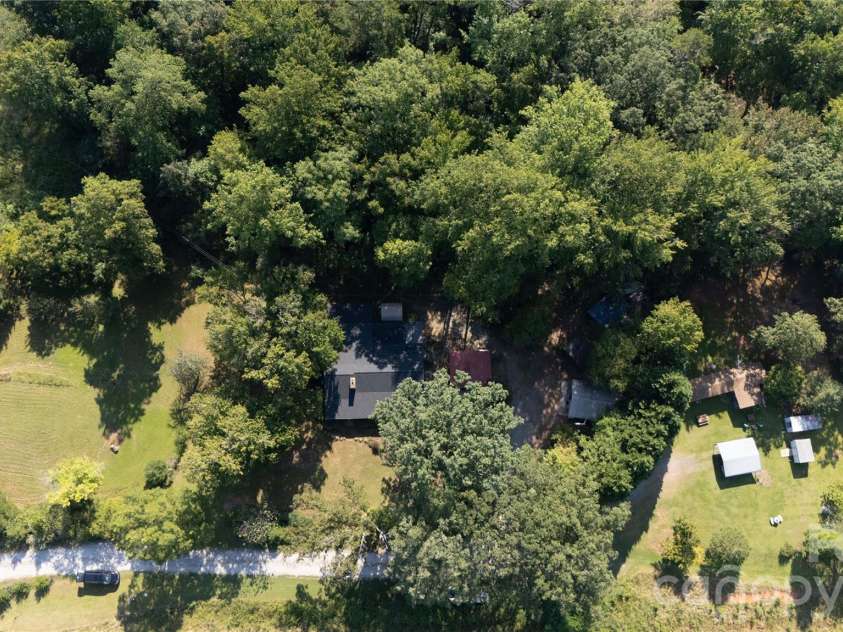70 Fox Mountain Road, Columbus, NC 28722.  MLS# CAR4421063, YatesRealty ID 48681. 