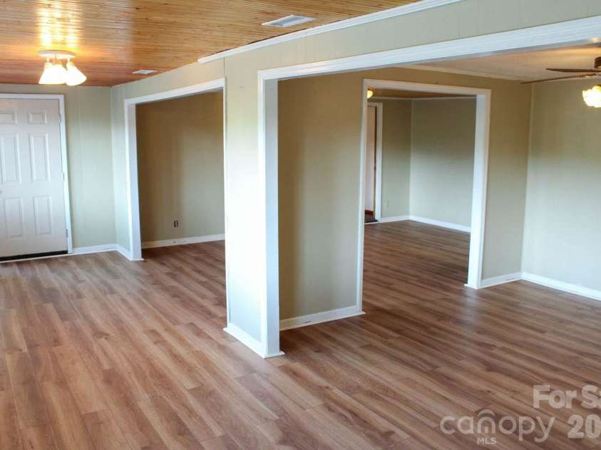 70 Fox Mountain Road, Columbus, NC 28722.  MLS# CAR4421063, YatesRealty ID 48681. 