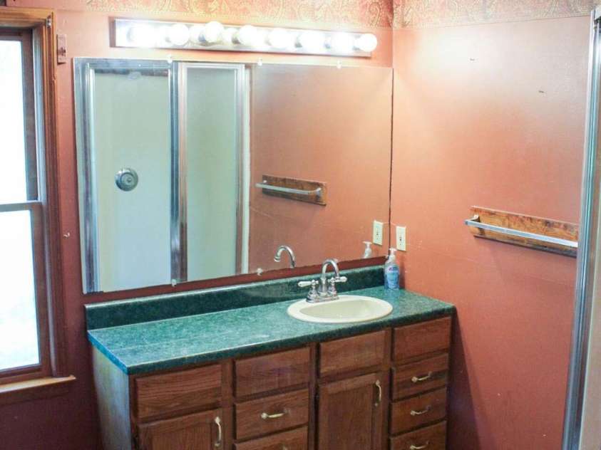 70 Fox Mountain Road, Columbus, NC 28722.  MLS# CAR4421063, YatesRealty ID 48681. 