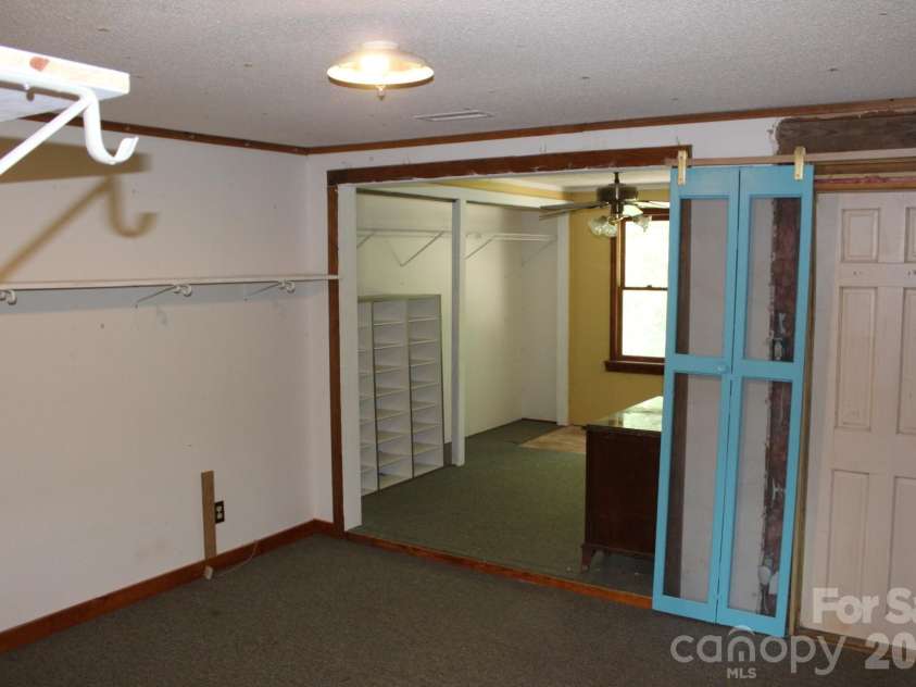 70 Fox Mountain Road, Columbus, NC 28722.  MLS# CAR4421063, YatesRealty ID 48681. 