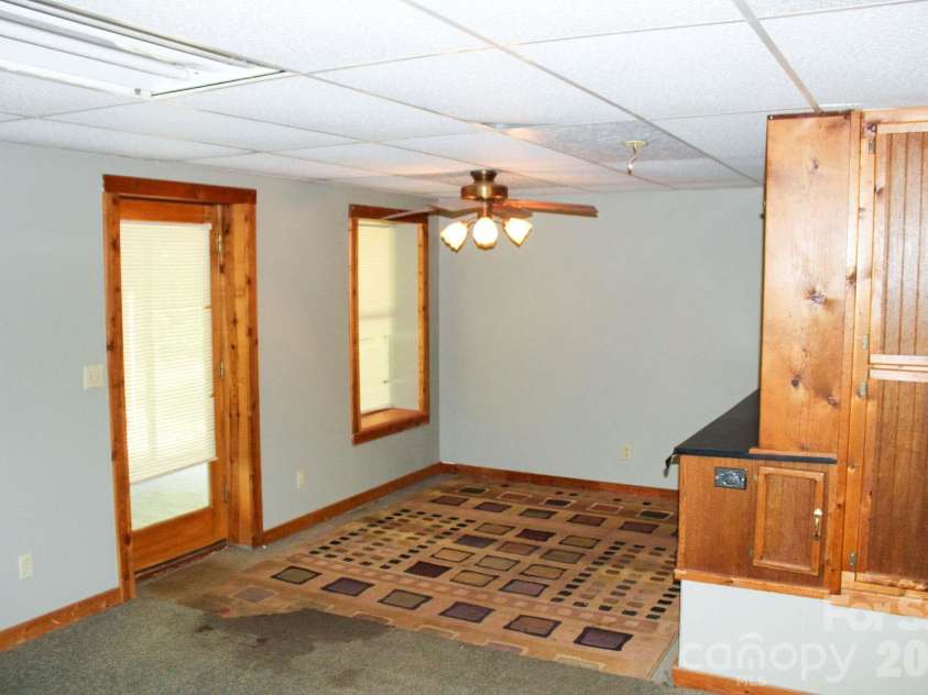 70 Fox Mountain Road, Columbus, NC 28722.  MLS# CAR4421063, YatesRealty ID 48681. 